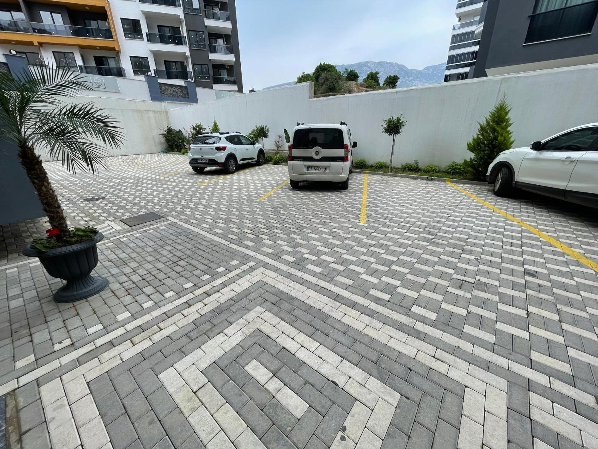 Sa Apartments! 300M To The Beach & Yekta Mall 阿拉尼亚 外观 照片