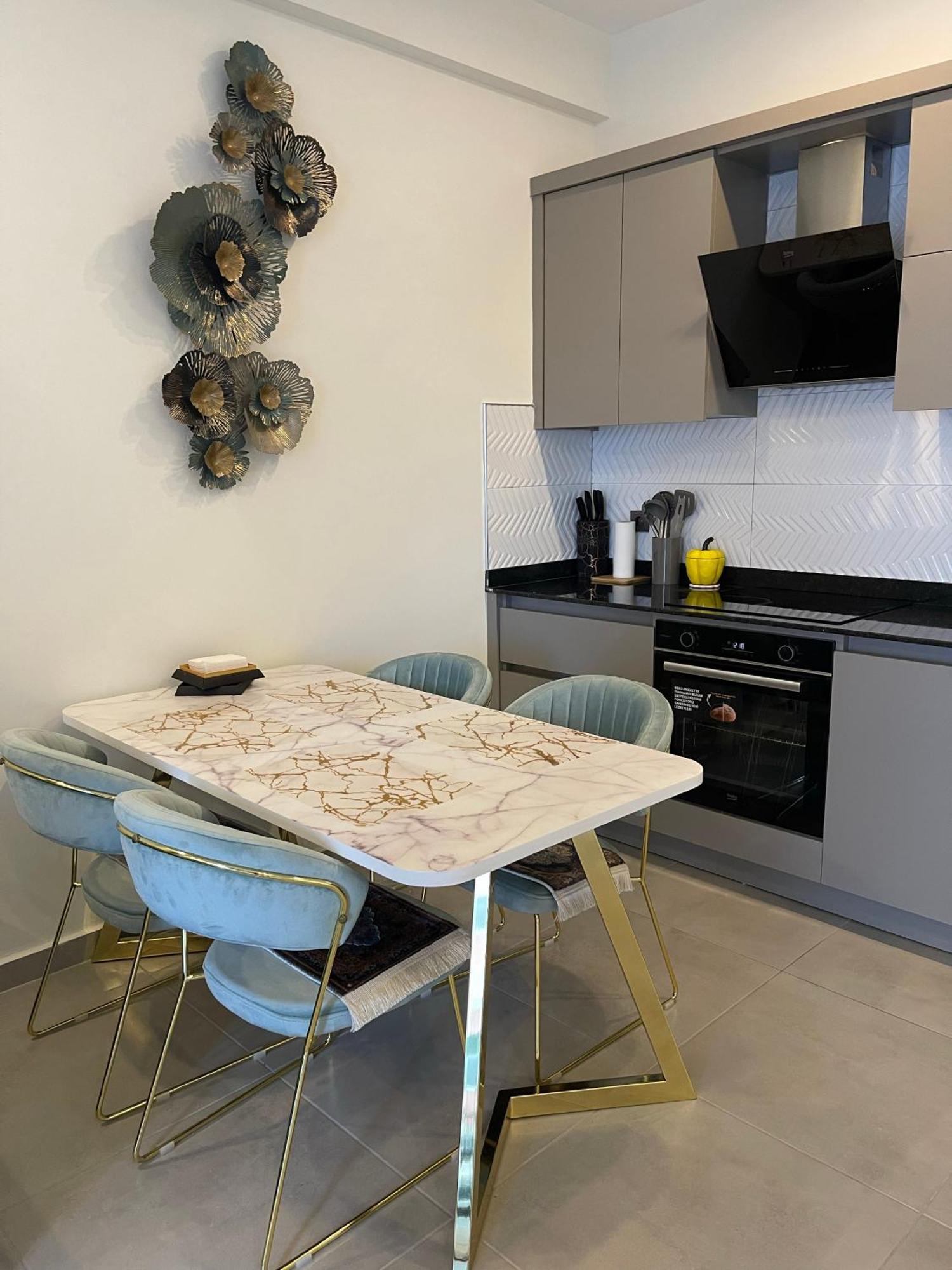 Sa Apartments! 300M To The Beach & Yekta Mall 阿拉尼亚 外观 照片