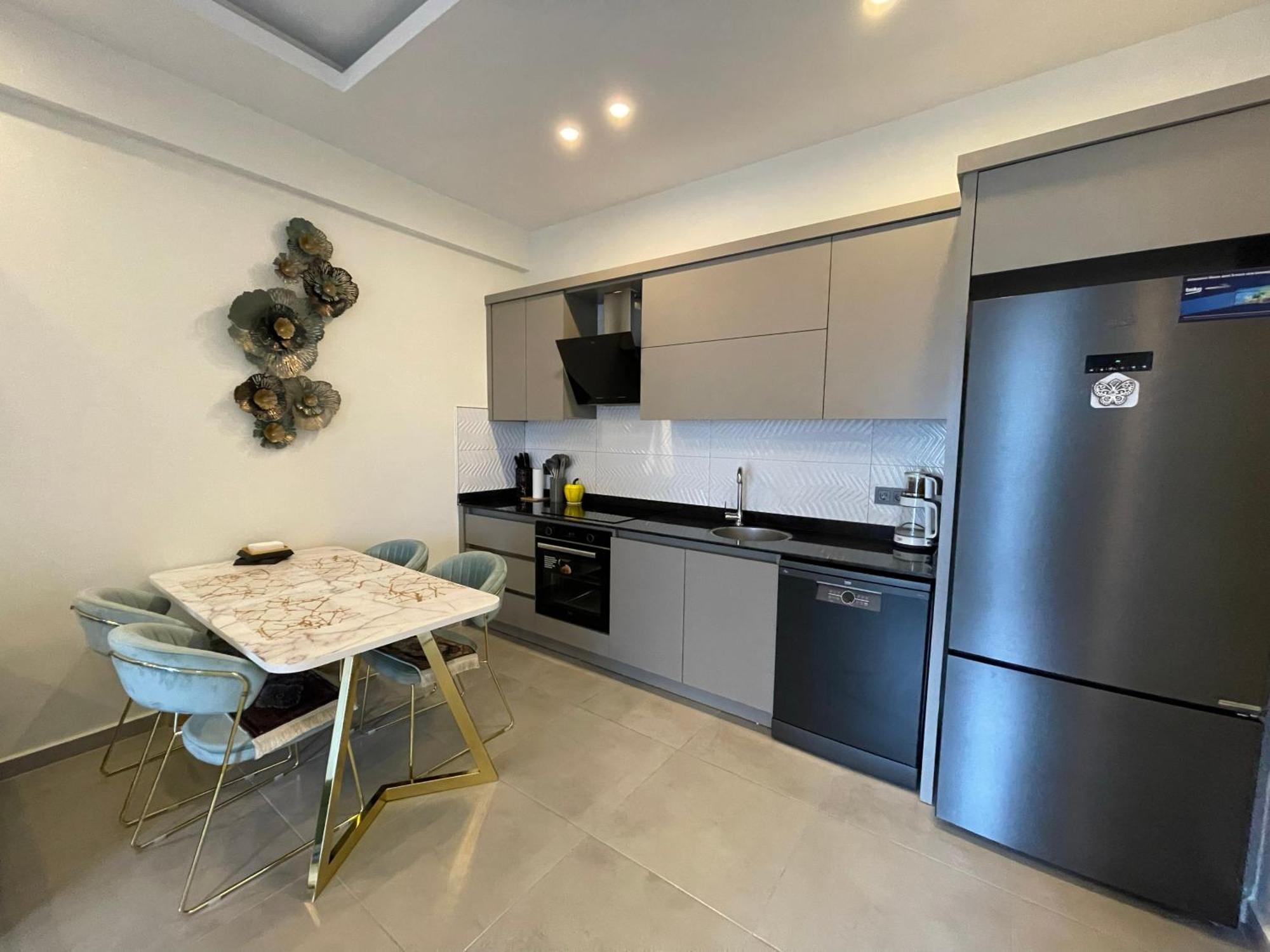 Sa Apartments! 300M To The Beach & Yekta Mall 阿拉尼亚 外观 照片